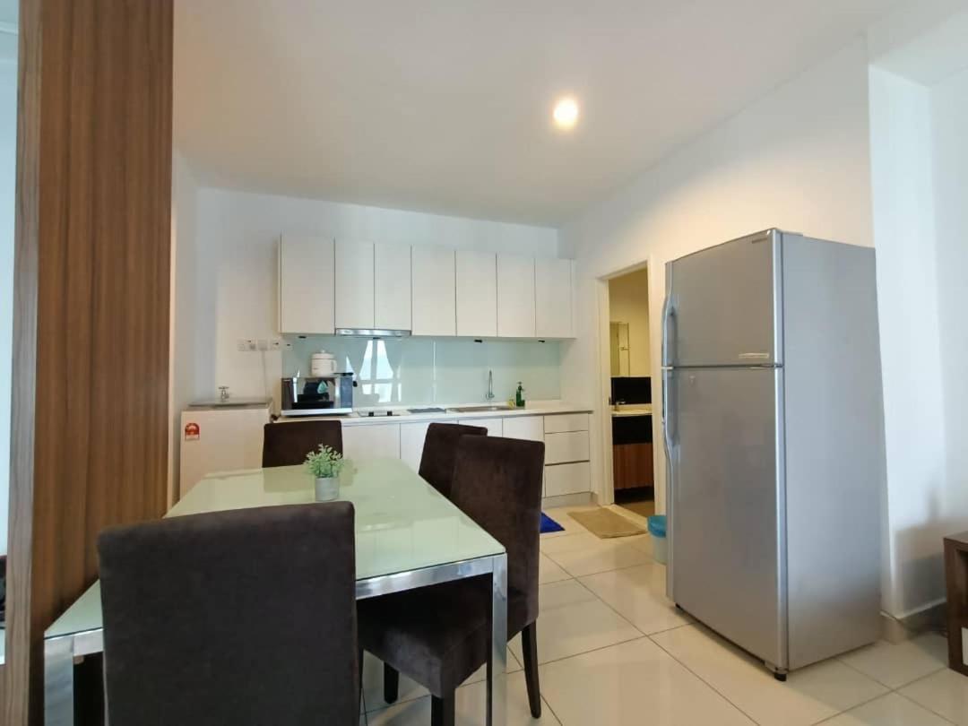 Family Suites At Mansion One By Maj George Town Exteriör bild
