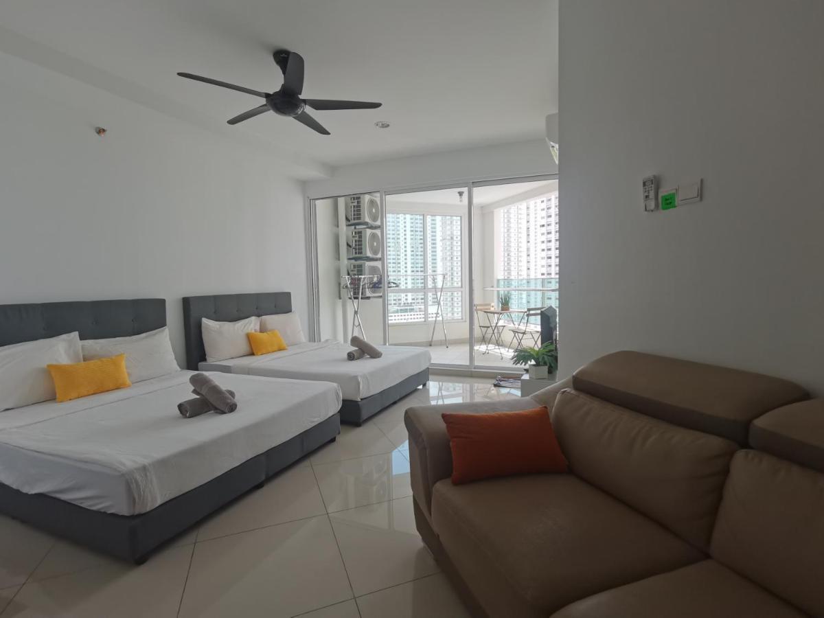 Family Suites At Mansion One By Maj George Town Exteriör bild