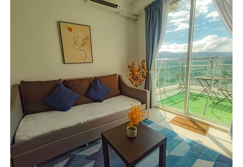 Family Suites At Mansion One By Maj George Town Exteriör bild